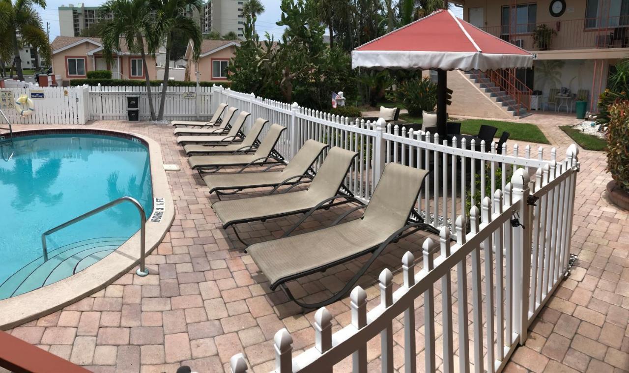 Carlton House Motel And Suites St. Pete Beach Exteriör bild