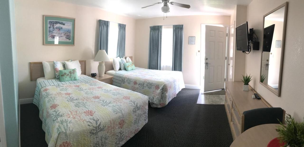 Carlton House Motel And Suites St. Pete Beach Exteriör bild